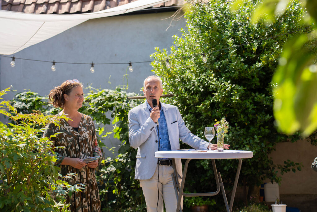 På plats på scen i Almedalen: Annika Persson, affärsutvecklare, Svenska Mässan och Henrik Edman, affärschef Svenska Mässan